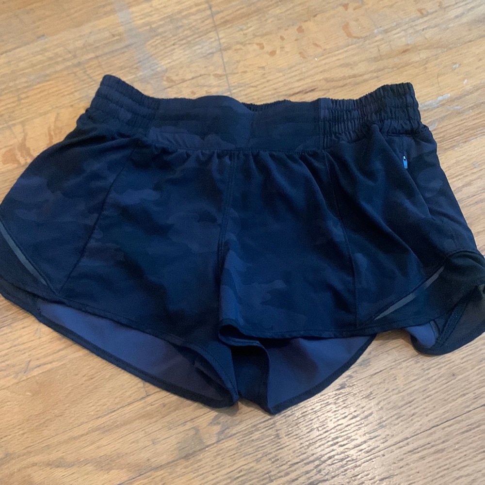 Lululemon hotty hot shirt size 6